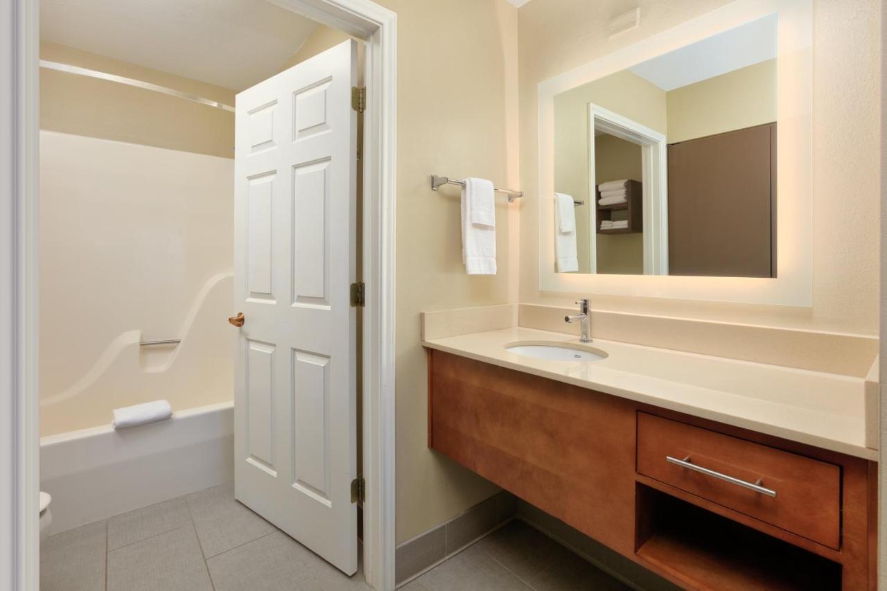 Staybridge Suites Corning By Ihg Екстер'єр фото